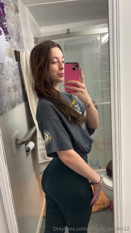 Alessia Brooks12