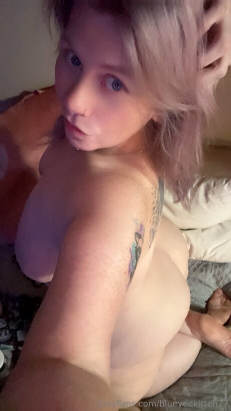 Foto desnuda filtrada de OnlyFans de Blueyedkitten77