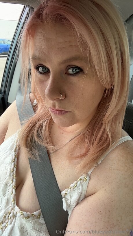 Blueyedkitten77