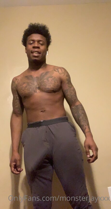 Foto desnuda filtrada de OnlyFans de Monsterjayxxx