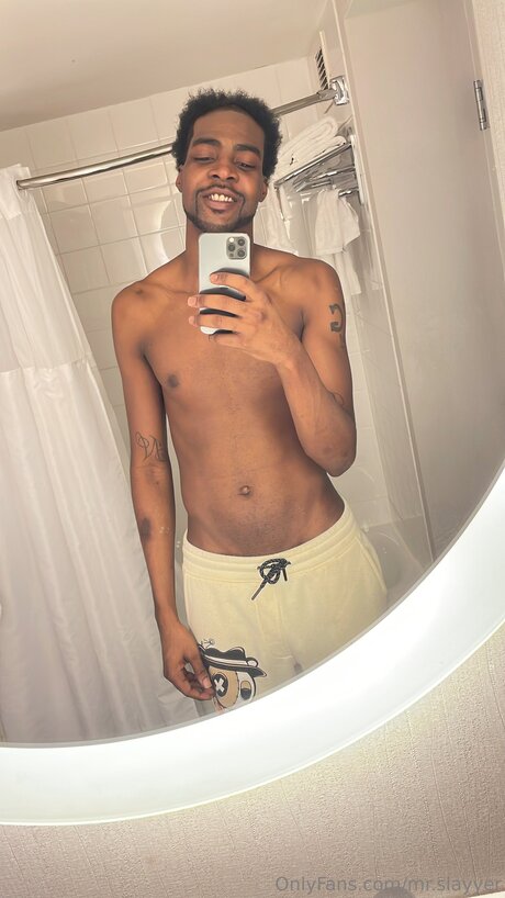 Foto desnuda filtrada de OnlyFans de Mr Slayyer