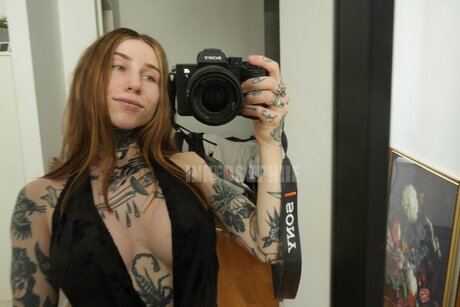 Foto desnuda filtrada de OnlyFans de Inkedsophiiefree