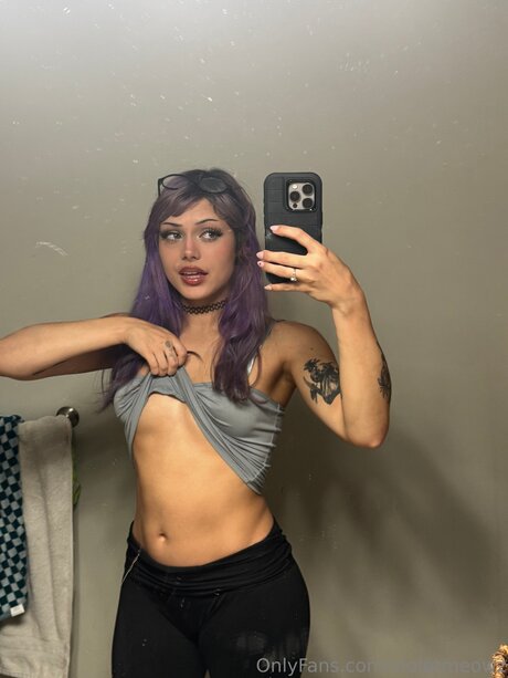 Violetmeowz