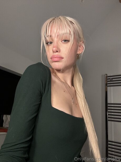 Foto desnuda filtrada de OnlyFans de Arioftv