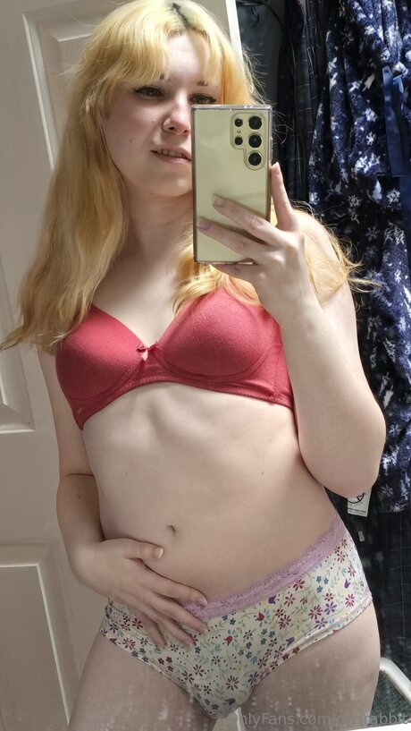 Foto desnuda filtrada de OnlyFans de Rozirabbit
