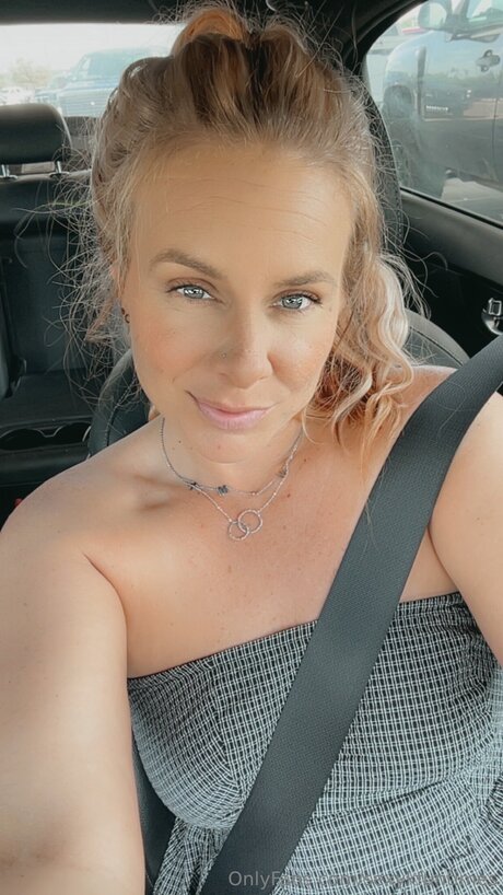Foto desnuda filtrada de OnlyFans de Sexykfuntimes