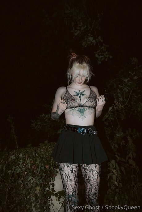 Foto desnuda filtrada de OnlyFans de Spooky Queen0 0