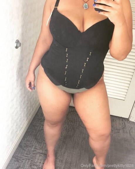 Foto desnuda filtrada de OnlyFans de Prettykitty1028