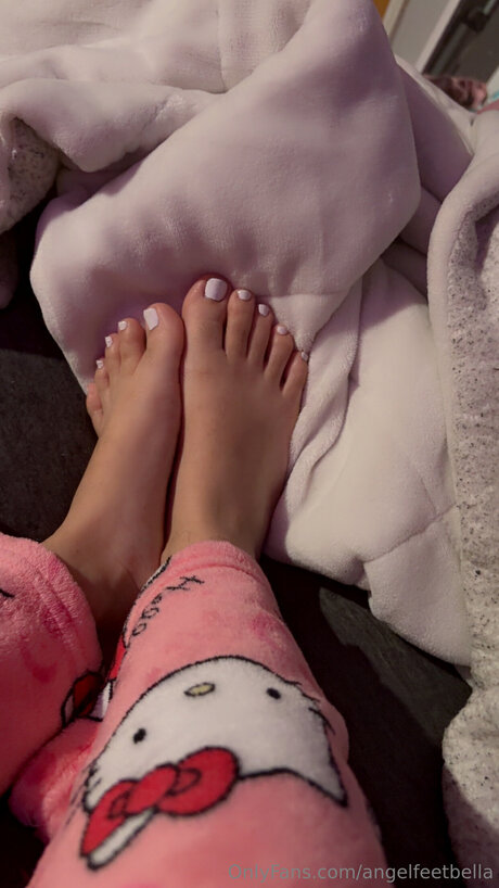 Angelfeetbella