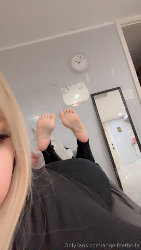 Foto desnuda filtrada de OnlyFans de Angelfeetbella