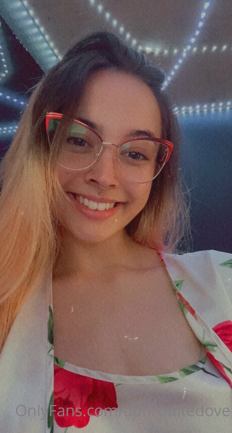 Foto desnuda filtrada de OnlyFans de Aphroditedove