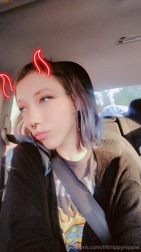 Foto desnuda filtrada de OnlyFans de Liltriippyhippie