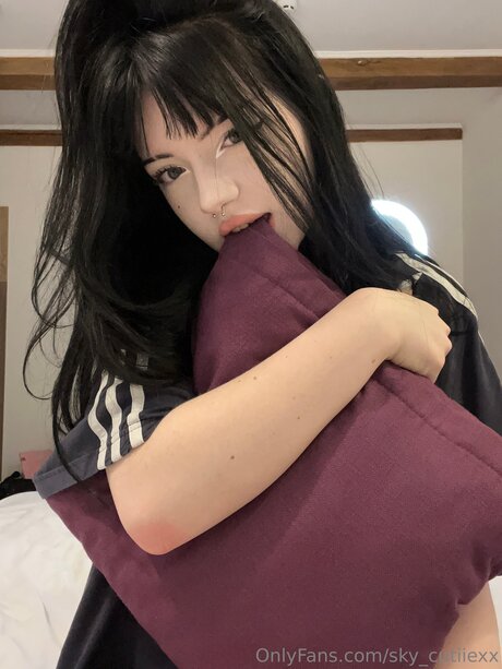 Foto desnuda filtrada de OnlyFans de Sky Cutiiexx