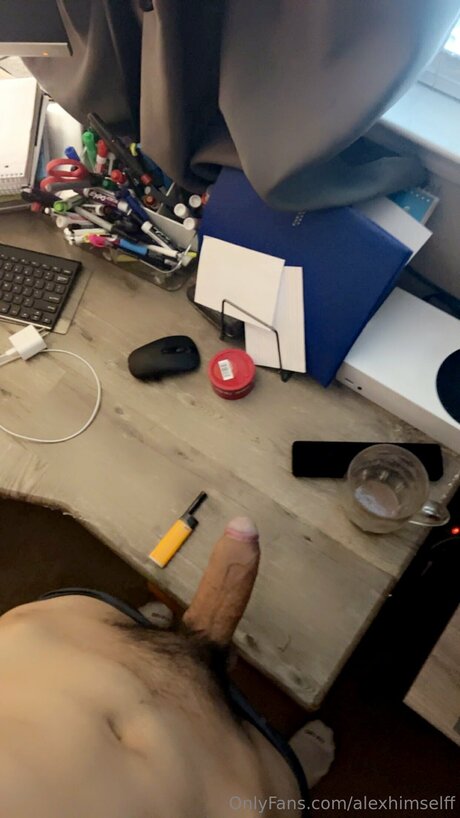 Foto desnuda filtrada de OnlyFans de Alexhimselff