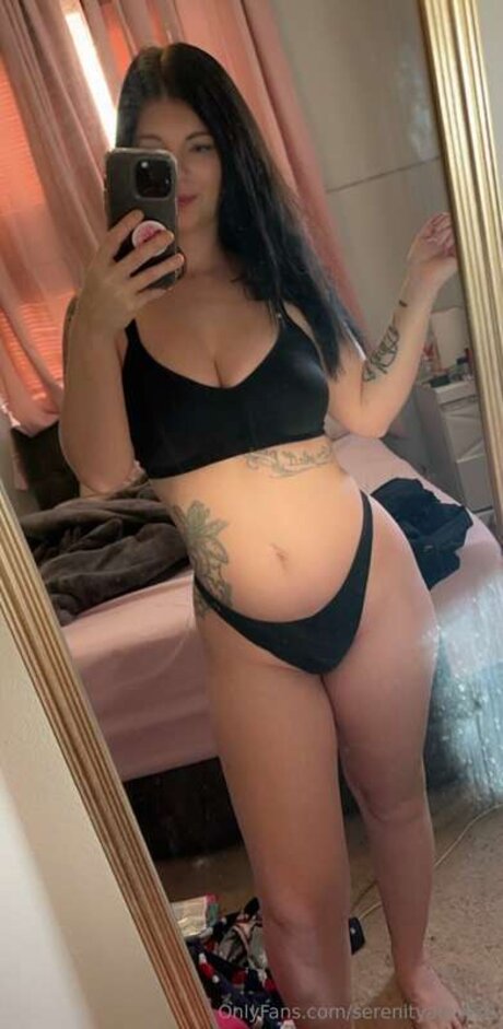 Foto desnuda filtrada de OnlyFans de Serenityann420
