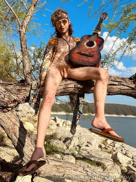 Foto desnuda filtrada de OnlyFans de Boho Boys