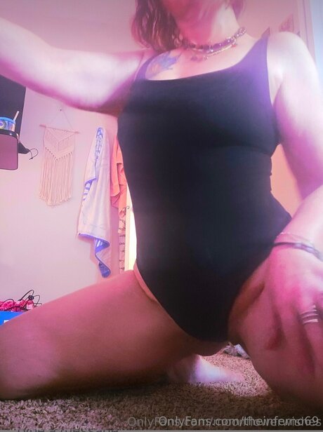 Foto desnuda filtrada de OnlyFans de Theinferno69