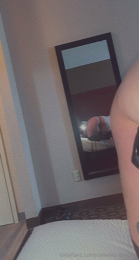 Foto desnuda filtrada de OnlyFans de Come4urdestiny