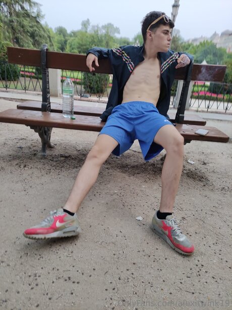 Alexitwink19