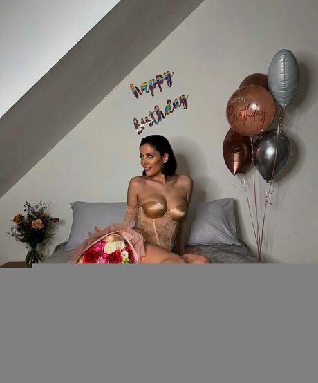 Yourdreamgirlnextdoor