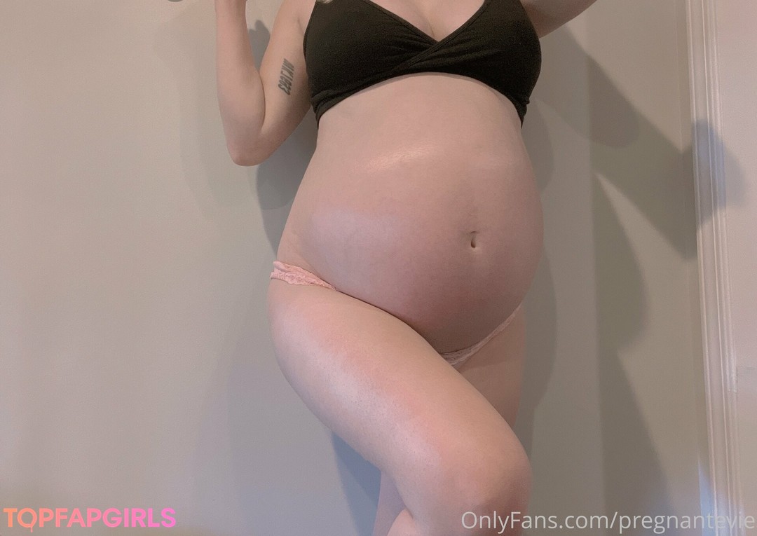 Foto desnuda filtrada de OnlyFans de Hotmomevie #175 Foto desnuda filtrada de OnlyFans de Hotmomevie #175