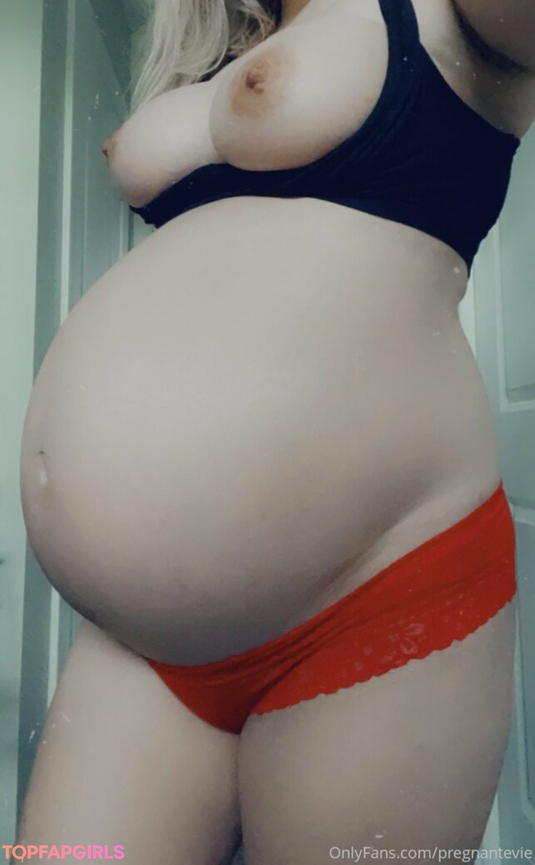 Foto desnuda filtrada de OnlyFans de Hotmomevie #191 Foto desnuda filtrada de OnlyFans de Hotmomevie #191