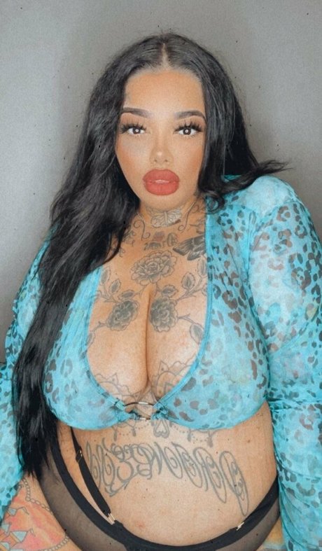 Foto desnuda filtrada de OnlyFans de Thebbwbible