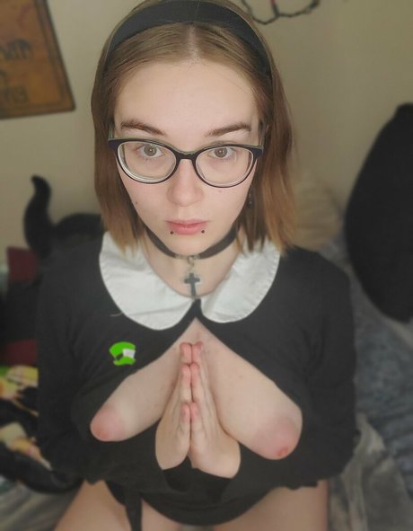 Izzyhellbourne