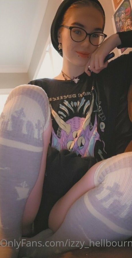 Izzy_hellbourne