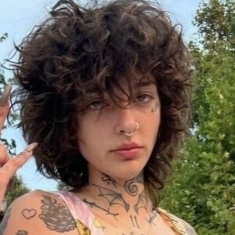 Keaton Belle