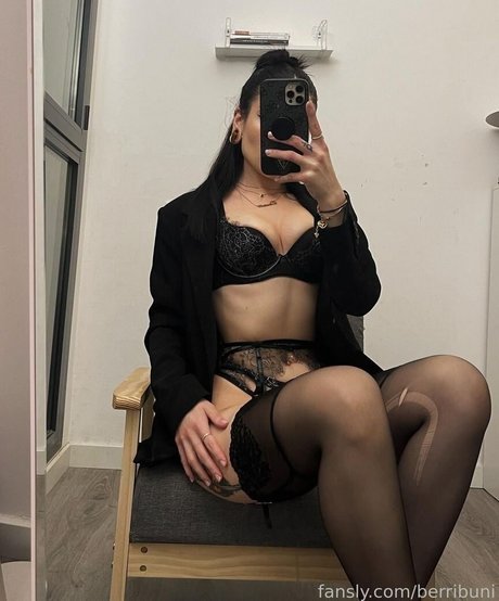 Foto desnuda filtrada de OnlyFans de Berry Bunny