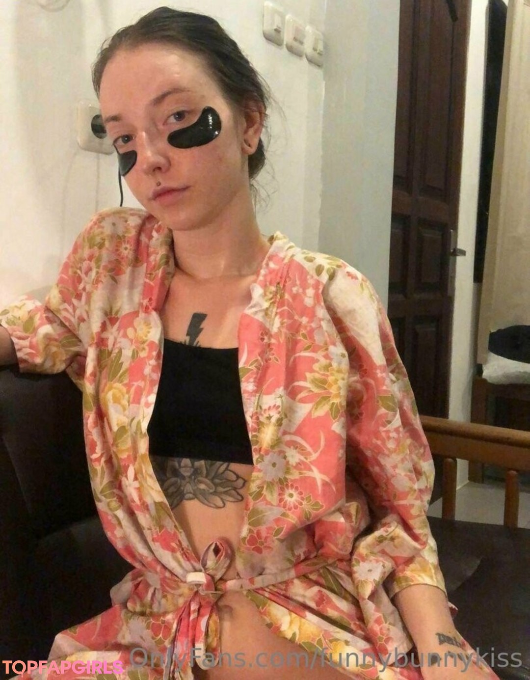 Foto desnuda filtrada de OnlyFans de Funnybunnykiss #136 Foto desnuda filtrada de OnlyFans de Funnybunnykiss #136