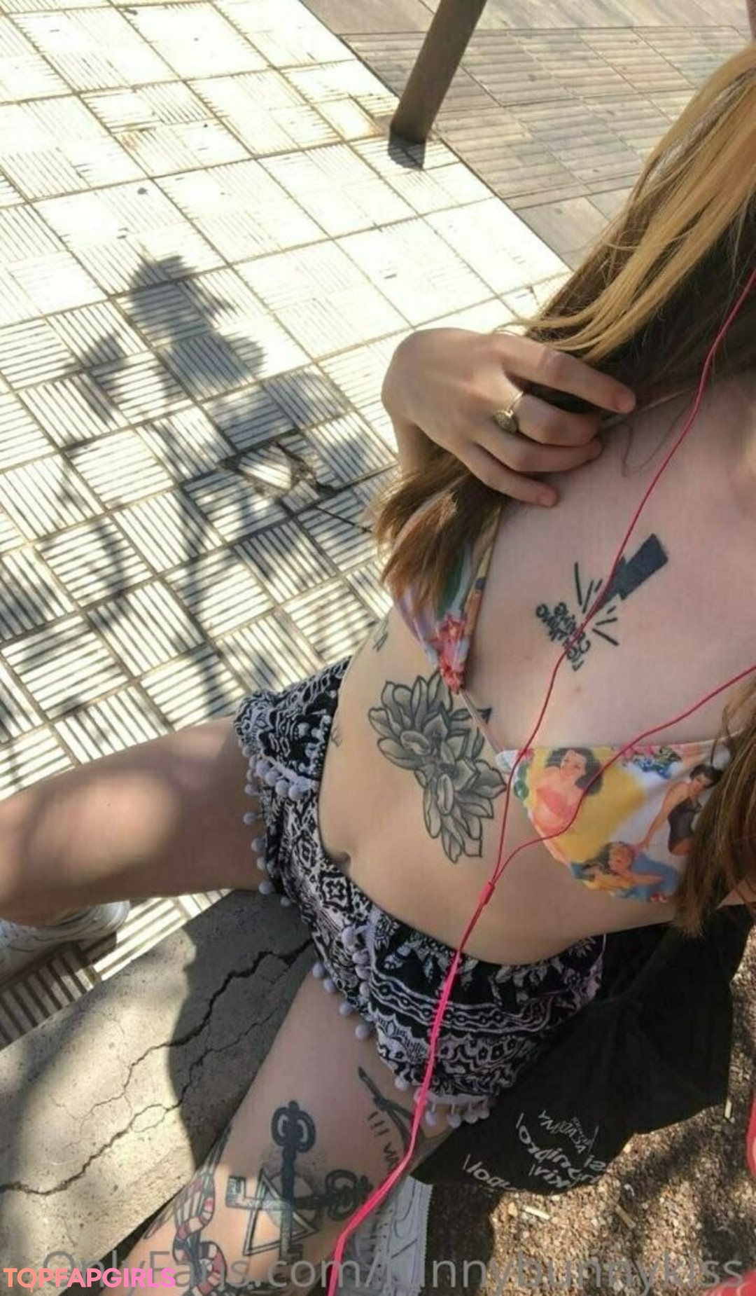 Foto desnuda filtrada de OnlyFans de Funnybunnykiss #78 Foto desnuda filtrada de OnlyFans de Funnybunnykiss #78