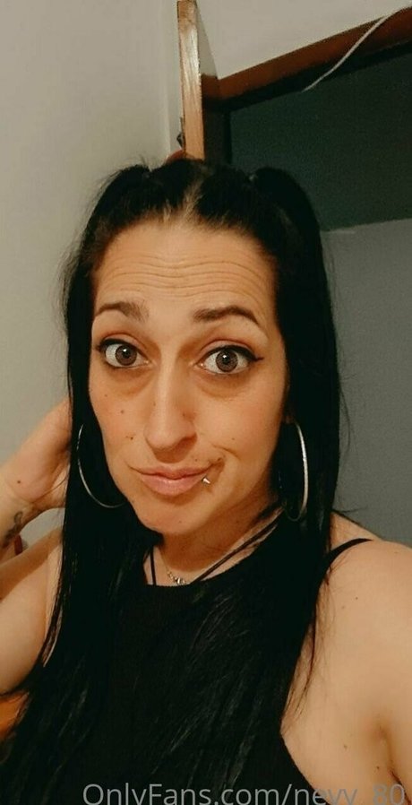 Foto desnuda filtrada de OnlyFans de Nevy80