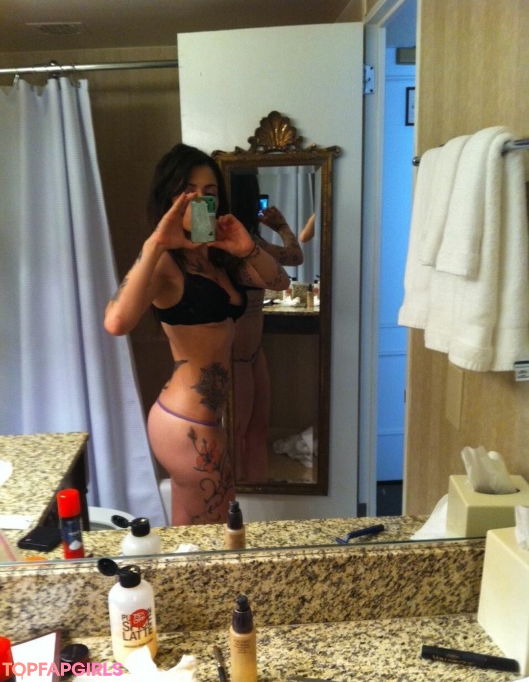 Foto desnuda filtrada de OnlyFans de Sarah Shahi #13 Foto desnuda filtrada de OnlyFans de Sarah Shahi #13