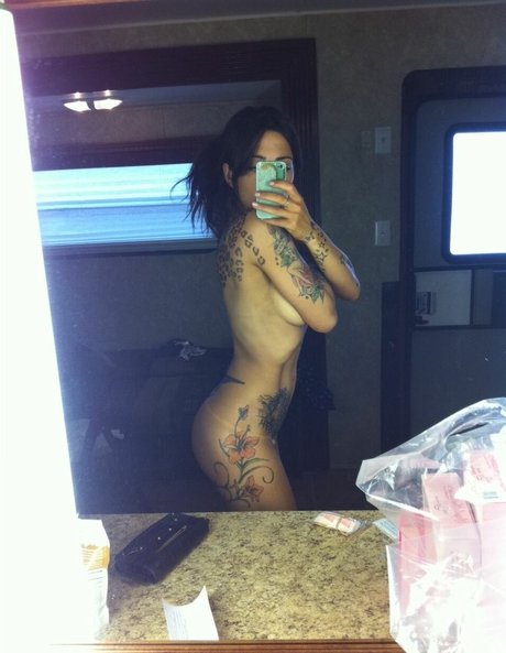 Foto desnuda filtrada de OnlyFans de Sarah Shahi