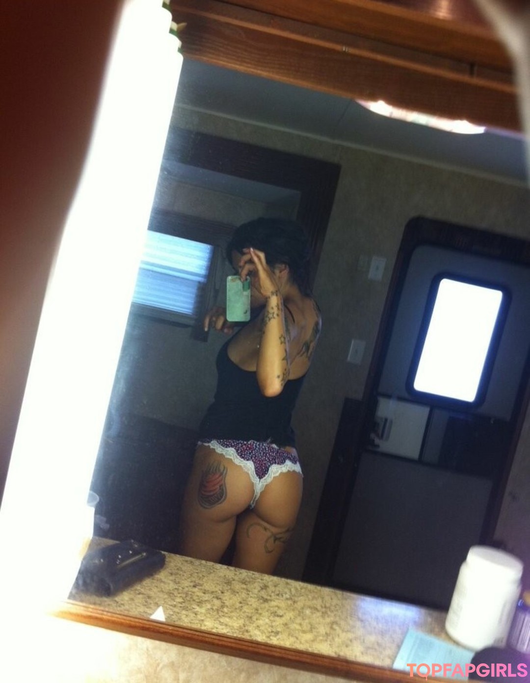 Foto desnuda filtrada de OnlyFans de Sarah Shahi #17 Foto desnuda filtrada de OnlyFans de Sarah Shahi #17