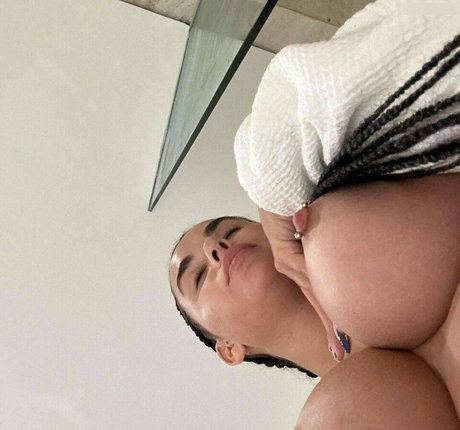 Foto desnuda filtrada de OnlyFans de Isabell Boettger