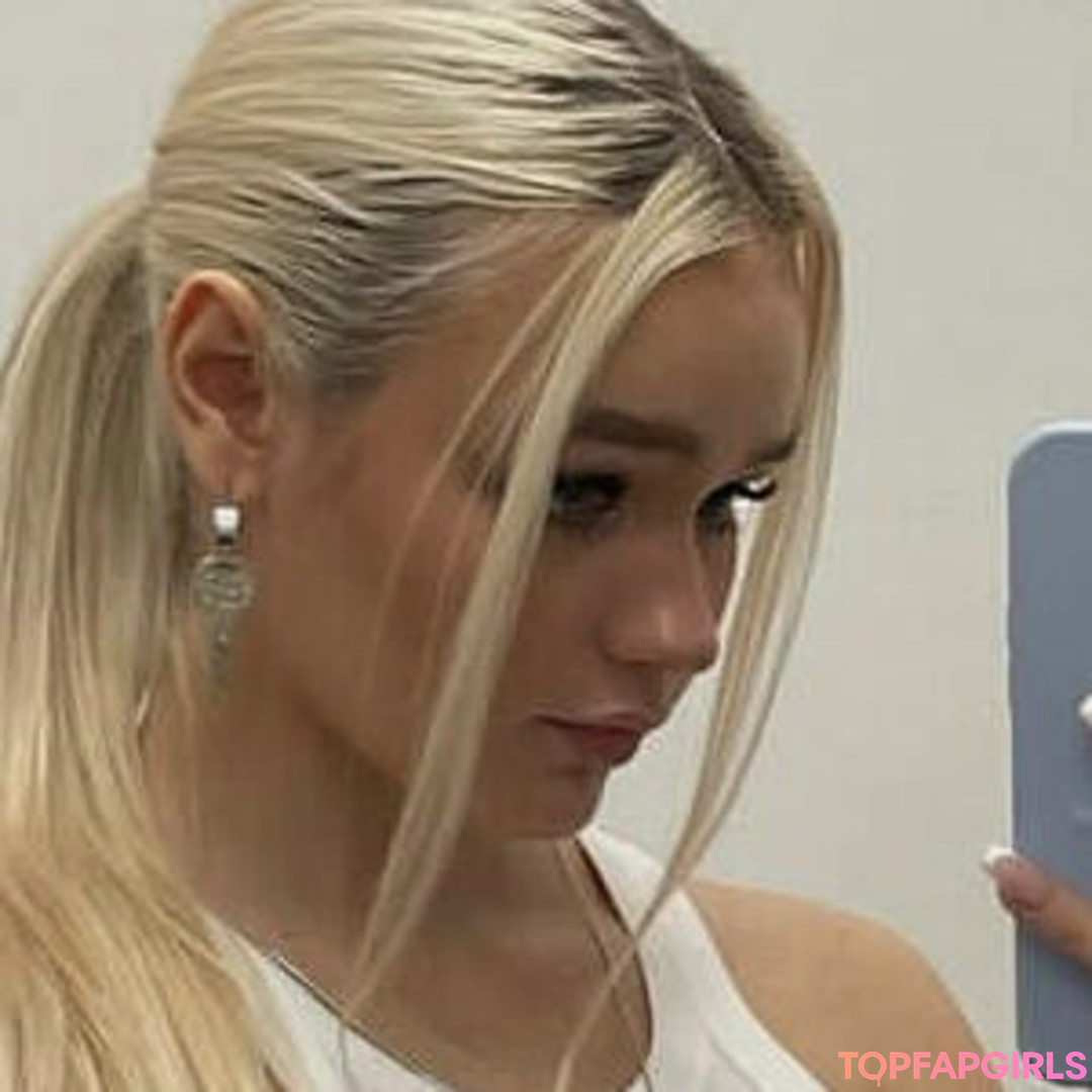 Foto desnuda filtrada de OnlyFans de Lyutayaira #5 Foto desnuda filtrada de OnlyFans de Lyutayaira #5