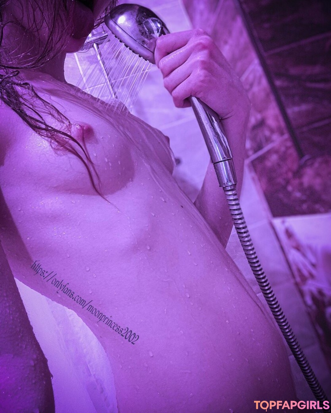 Foto desnuda filtrada de OnlyFans de Moonprincess2002 #1 Foto desnuda filtrada de OnlyFans de Moonprincess2002 #1