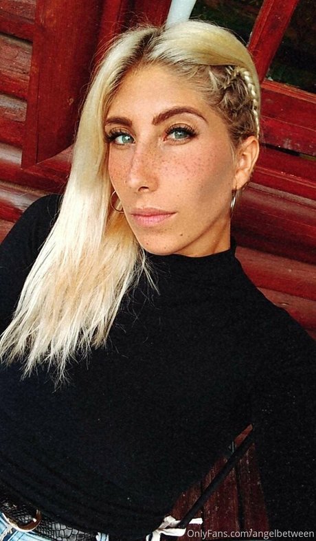 Foto desnuda filtrada de OnlyFans de Angelbetween