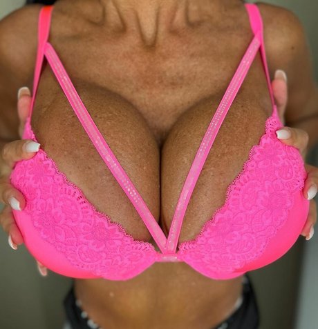 Foto desnuda filtrada de OnlyFans de angelinaaa