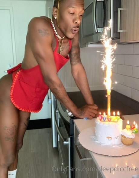 Foto desnuda filtrada de OnlyFans de Deepdiccfree