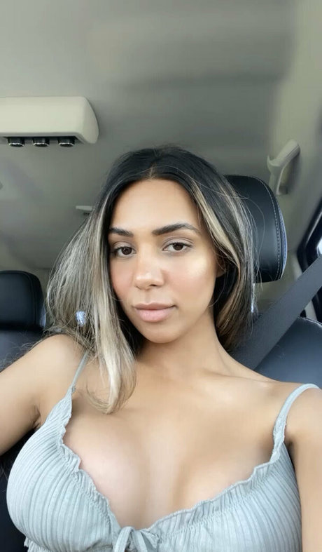 Foto desnuda filtrada de OnlyFans de Gurneet Dosanjh