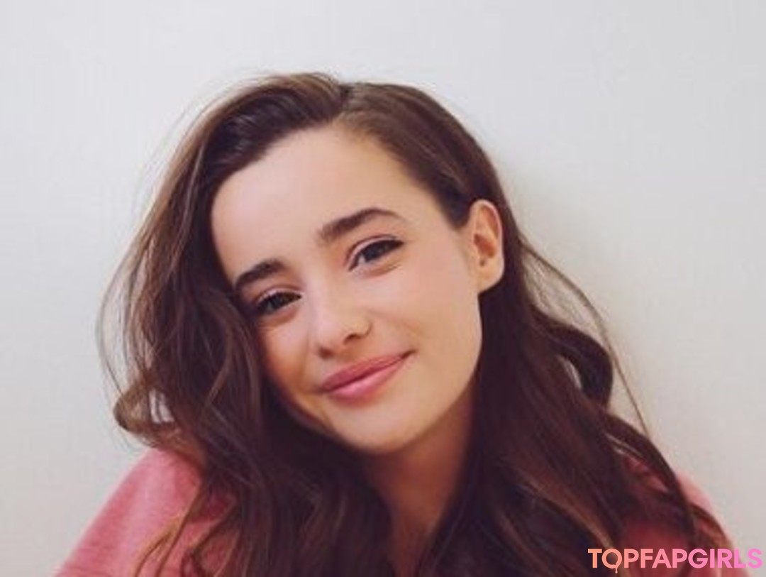 Foto desnuda filtrada de OnlyFans de Holly Earl #10 Foto desnuda filtrada de OnlyFans de Holly Earl #10