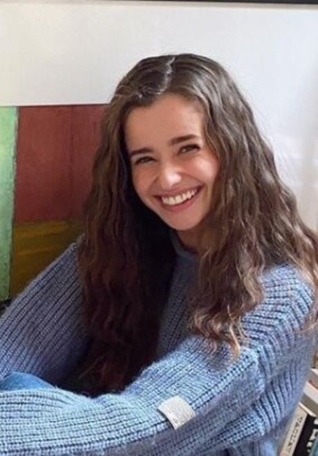 Holly Earl