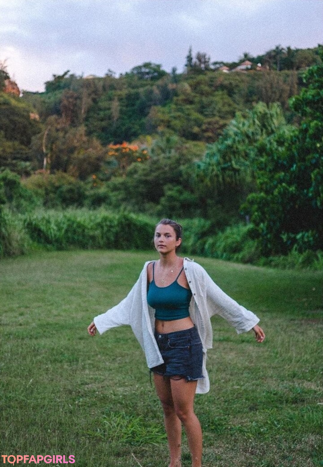 Foto desnuda filtrada de OnlyFans de Chloe East #19 Foto desnuda filtrada de OnlyFans de Chloe East #19