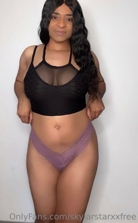 Foto desnuda filtrada de OnlyFans de Skylarstarxxfree