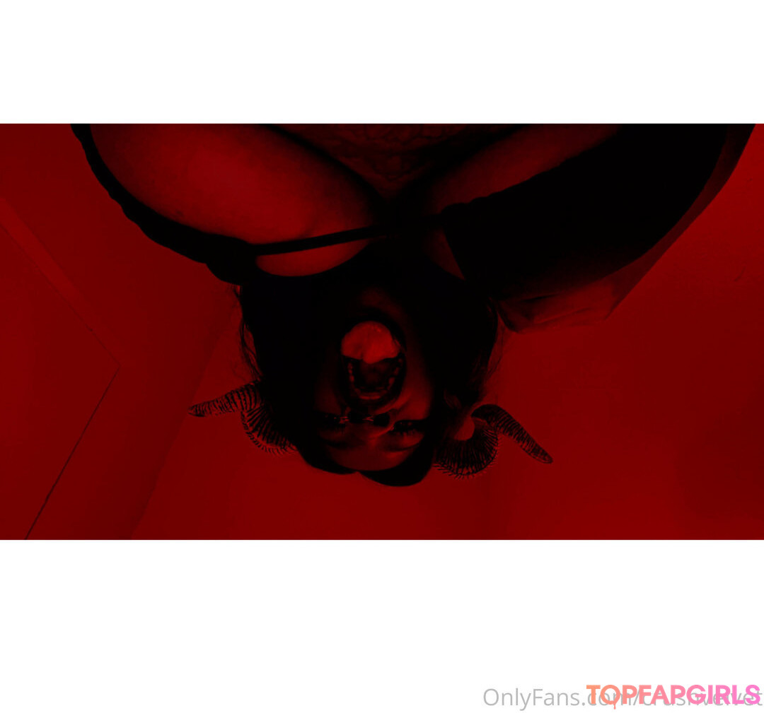 Foto desnuda filtrada de OnlyFans de Crushvelvet #38 Foto desnuda filtrada de OnlyFans de Crushvelvet #38