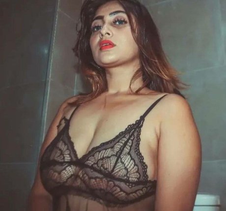 Foto desnuda filtrada de OnlyFans de Farihapriyam
